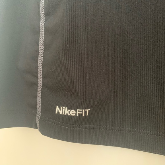 Nike Workout Shirt - Picture 4 of 5